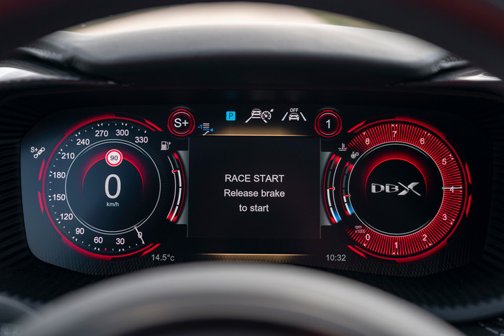 ドライブモードに関しては、「GT Sport」「Sport+」を選択すると「Race Start」(ローンチコントロール)が使用できるようになっている。