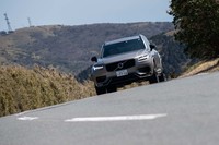 ボルボXC90 D5 AWD R-DESIGN