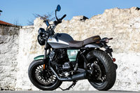 「モト・グッツィV9ボバー」にブランドの創立100周年を記念したスペシャルモデル登場の画像