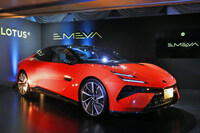 「エレトレ」に続いてローンチされたロータスの新型車「エメヤ」もフルEV。「4ドア・ハイパーGT」を標榜(ひょうぼう)する。