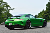 ボディーカラーは全10色。テスト車の「グリーンヘルマグノ」は「GT R」のみに設定される111万2000円の有償色となる。