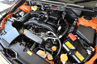 エンジンは2リッター(写真)と1.6リッターの水平対向4気筒。いずれも自然吸気で、それぞれ154psと115psを発生する。