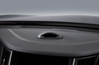 ダッシュボード上部に備わるドライバーモニター。