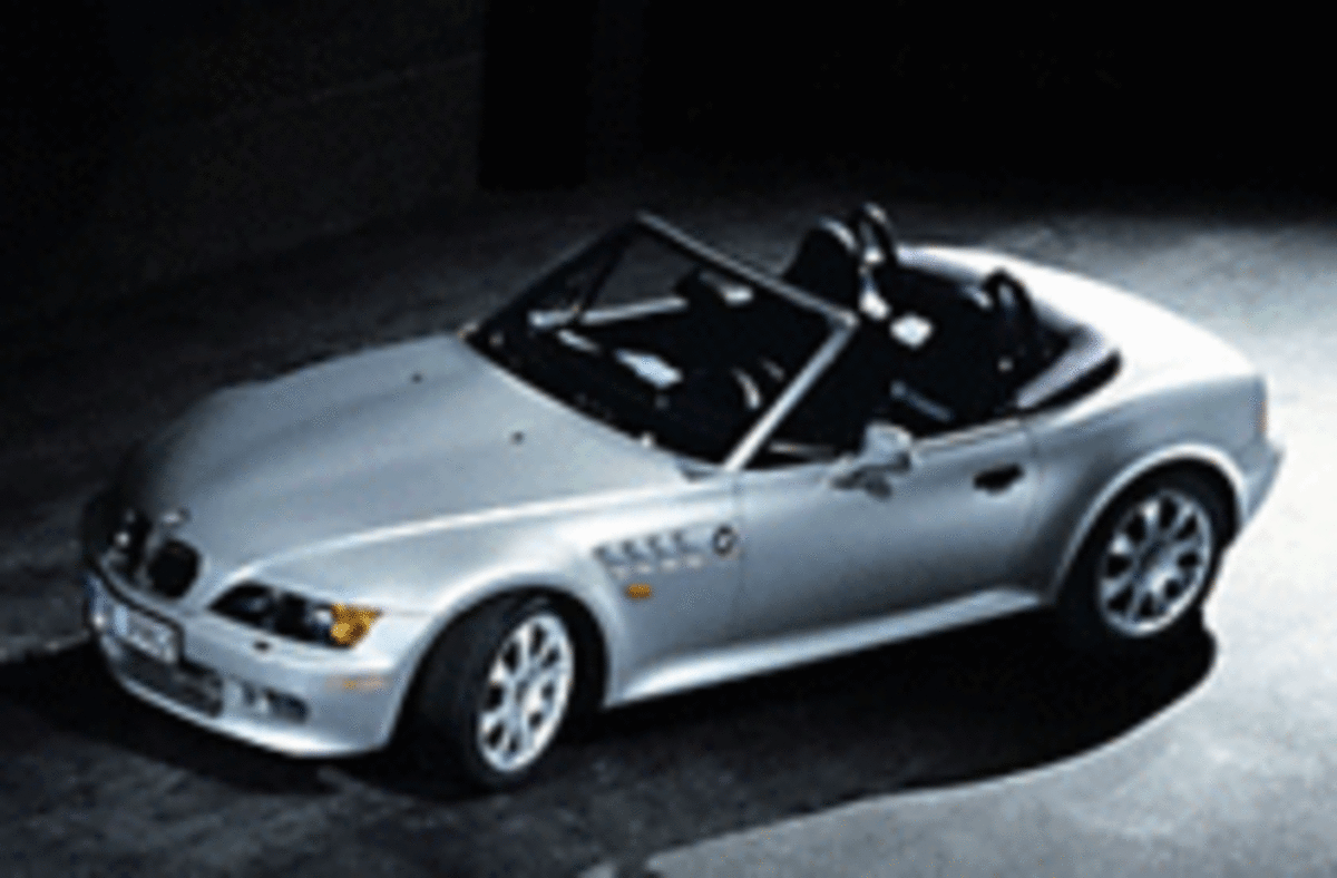 BMW、「Z3ロードスター」に最新2.2リッターエンジンを搭載 【ニュース