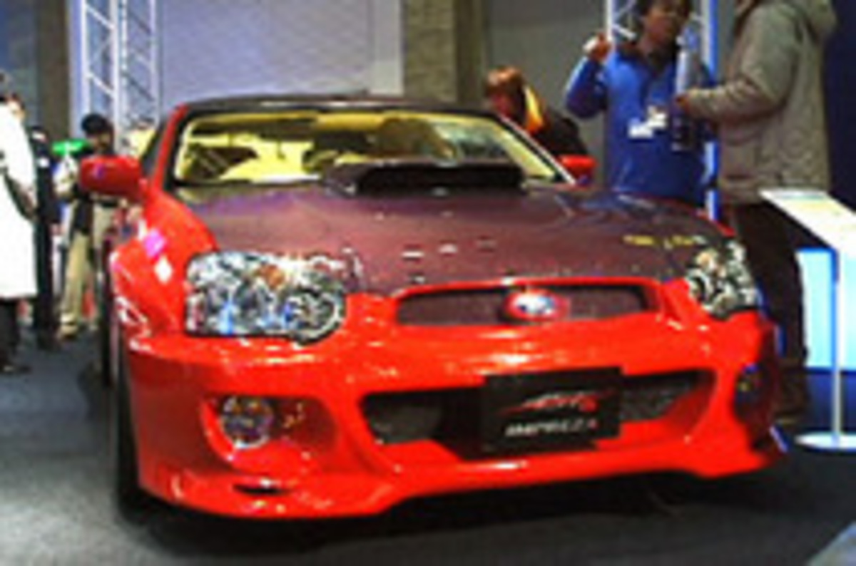 Movie】スバル、七色のコンセプトカー（東京オートサロン2003