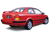 「トヨタ・ターセル2ドアセダン」。1994年から1999年までつくられた5代目ターセル。北米市場専用モデルだが、トヨタ最後の2ドアセダンとなった。