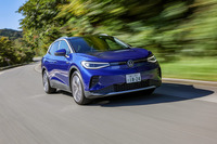 フォルクスワーゲンは「Tロック」と「Tクロス」のSUV勢が好調なセールスを記録。BEVの「ID.4」(写真)も2023年は健闘を見せ、1600台ほど売れた。