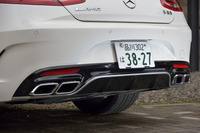 「メルセデスAMG S63 4MATICカブリオレ」には、マフラー内のフラップにより排気音を切り替える「AMGスポーツエグゾーストシステム」が備わる。
