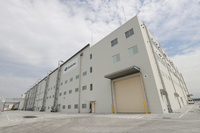 半田工場は今でも拡張が続いている。こちらの新しい建屋では、「777X」の中央翼が生産される予定。