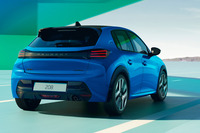 「プジョー208 GTハイブリッド」のリアビュー。