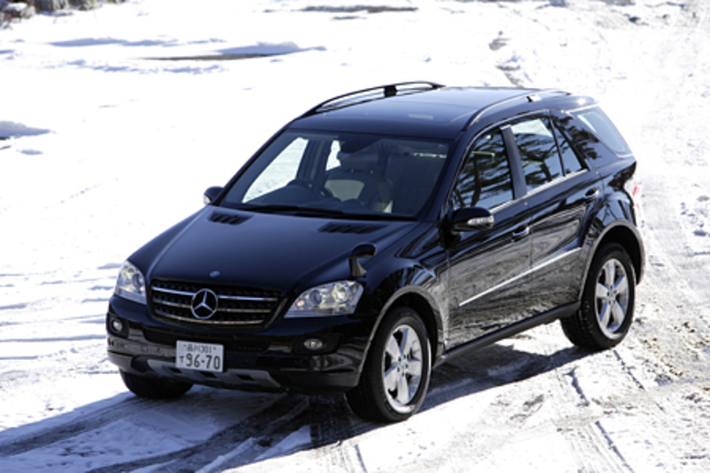 【スペック】全長×全幅×全高=4790×1910×1775mm/ホイールベース=2915mm/車重=2250kg/駆動方式=4WD/5リッターV8SOHC24バルブ(306ps/5600rpm、46.9kgm/2700-4250rpm)/価格=945万円(テスト車=1003万8000円/ガラス・スライディングルーフ=16万8000円/オフロードパッケージ=42万円)