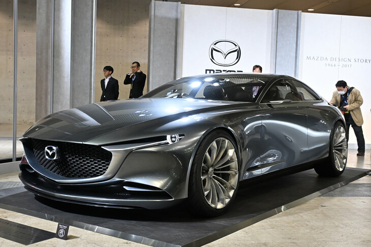 「オートモビル カウンシル2025」より、マツダブースに展示されたコンセプトモデル「ビジョン クーペ」。