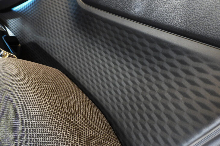 スズキeビターラZ(フロントドアトリム)