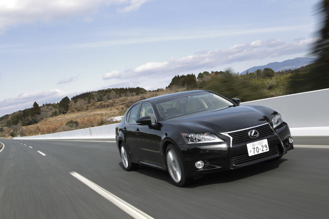 【スペック】GS350“バージョンL”:全長×全幅×全高=4850×1840×1455mm/ホイールベース=2850mm/車重=1700kg/駆動方式=FR/3.5リッターV6DOHC24バルブ(318ps/6400rpm、38.7kgm/4800rpm)/価格=670万円(テスト車=785万1850円)