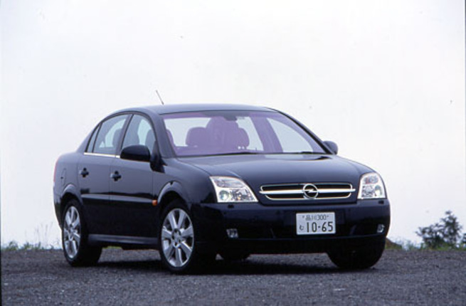 【スペック】全長×全幅×全高=4610×1800×1465mm/ホイールベースは2700mm/車重=1440kg/駆動方式=FF/2.2リッター直4DOHC16バルブ(147ps/5600rpm、20.7kgm/4000rpm)/車両本体価格=362.0万円(テスト車=同じ)
