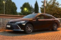 イタリア未発売の「トヨタ・カムリ」。これもルーマニアのナンバーだった。