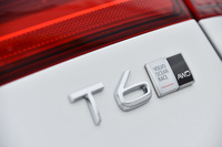 今回の「V90クロスカントリー オーシャンレースエディション」は、特装車両などの開発を専門とするボルボのスペシャルビークルチームの手になるモデル。グローバルで3000台のみの限定販売となる。