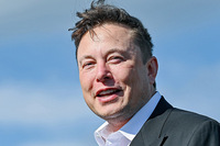 テスラのイーロン・マスクCEO。同社はベルリン近郊の工場の生産規模を、当初目標とした年産50万台から同100万台にまで拡大したいと考えている。