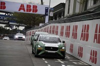 2019年からは、フォーミュラEのサポートレースとしてジャガーの新型EVモデルによるワンメイクレース「Iペース eトロフィー」が開催されている。プロアマ混走のレースで、同レースでも激しいバトルが展開される。ちなみにセーフティーカーはプラグインハイブリッドスポーツ「BMW i8」。