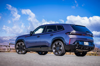 「XMレーベル」のボディーサイズは全長×全幅×全高=5110×2005×1755mm、ホイールベースは3105mm。車重は2730kgと発表されている。ホイールベースの数値は「X7」と同寸。