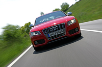 アウディA5 3.2FSIクワトロ(4WD/6MT)/S5(4WD/6MT)【海外試乗記】
