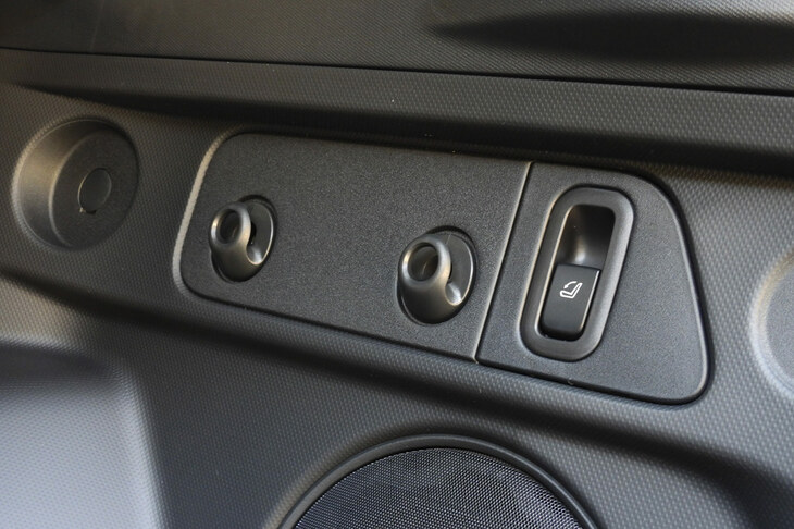 スバル・フォレスター スポーツEX(コンビニフック)