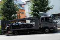 レッカーについては保険に付帯するサービスを使ってもよかったのだけど、電話してもなかなか保険会社の窓口につながらなかったので(怒)、コレクションズさんにローダーをお願いし、後日保険会社から代金を支払ってもらうことにした。