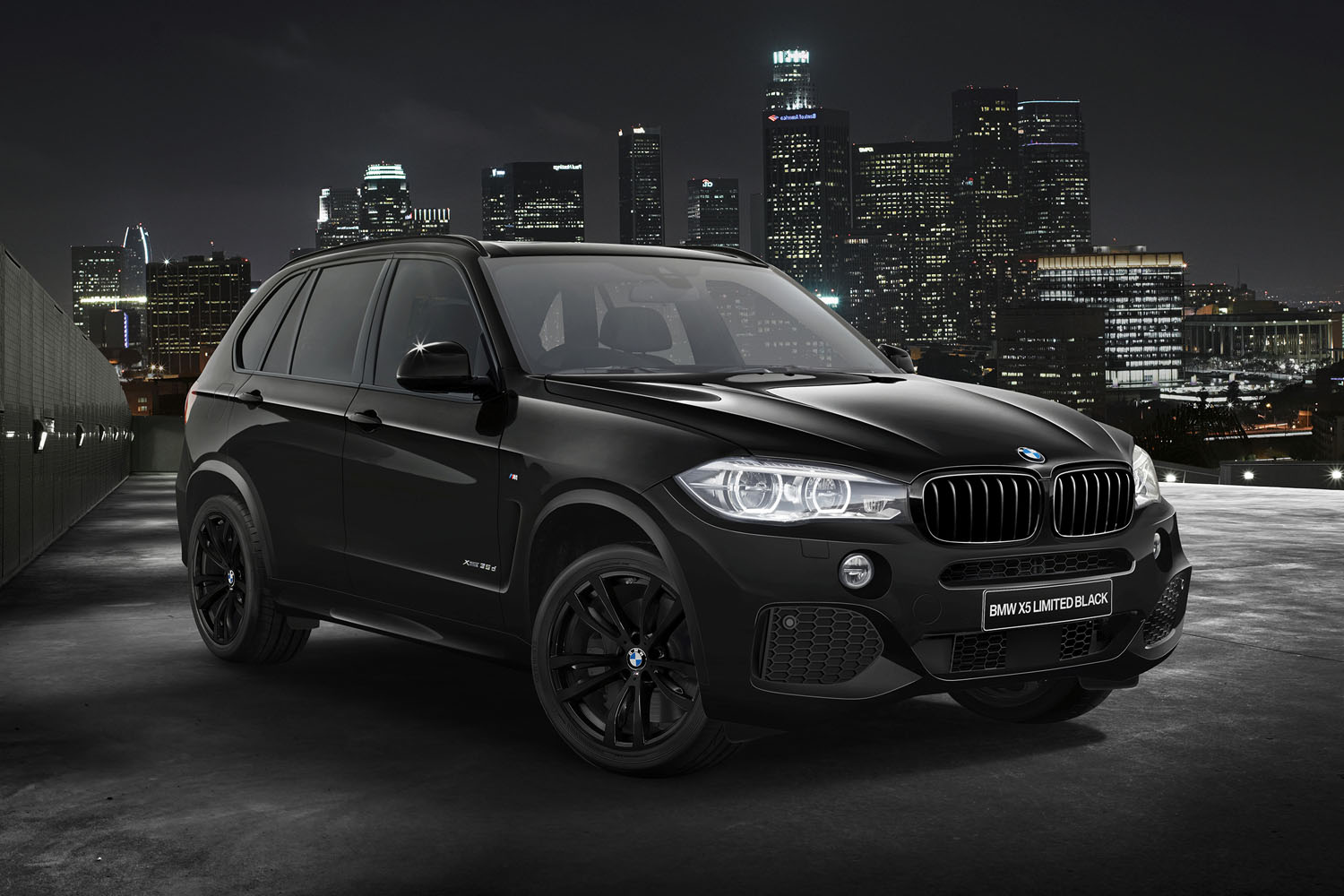 BMW X5」の限定車、白と黒の2タイプ発売 【ニュース】 - webCG