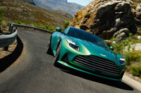 アストンマーティンが新型車「DB12」を発表 次世代スポーツカーの第1弾モデルの画像