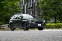 今回の試乗車は「スバル・フォレスターX-BREAK S:HEV EX」。X-BREAKはオフロード向け仕様のグレード名を、S:HEVはストロングハイブリッドモデルを、EXは「アイサイトX」搭載車をそれぞれ示している。