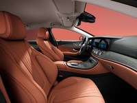 「CLS220dスポーツ」と「CLS450 4MATICスポーツ」に追加された「シエナブラウン/ブラック」のインテリア。