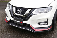 フロントのアンダースポイラーは、サイドスカートやリアのアンダースポイラーとのセットオプション(25万7040円)として提供される。