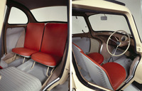 サスペンションやパワートレインのミニマム化により、「スバル360」はコンパクトでありながら無理なく4人乗車が可能な車内空間を実現していた。