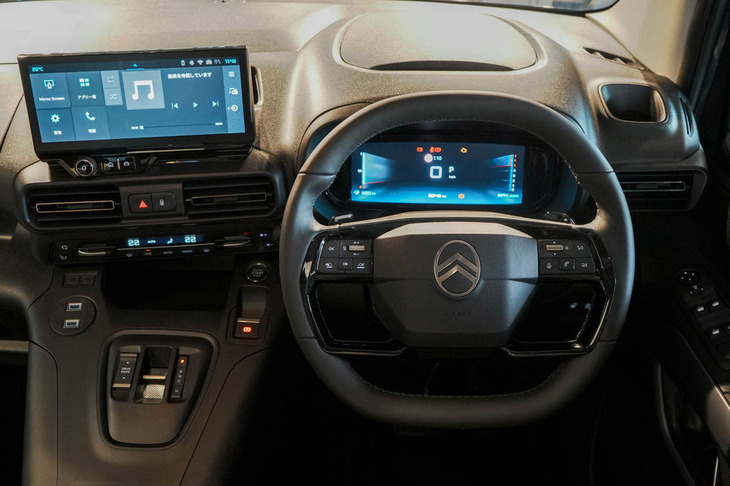 シトロエン・ベルランゴMAX BlueHDi(コックピット)