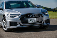 よりシャープなデザインとなったフロントまわり。グリル内には2つのセンサーユニットが見られるが、実は右側(写真向かって左)の内部は空。“レベル3”の自動運転に用いるLiDARが搭載される予定だったのだ。