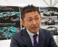 <刑部太郎氏 プロフィール>
2001年入社。第3車両実験部で「FJクルーザー」や4代目「ランドクルーザープラド」などの操縦安定性や乗り心地に関わる実験・開発に取り組んだ。その後、第1車両実験部に移り、「アイゴ」および「C-HR」の開発を担当。