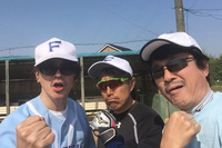 わが草野球チーム・東京フォッケウルフのナイン。左から伊達軍曹、マリオ二等兵、そしてオレ。ご存じカーマニア集団・MJ戦略参謀本部のメンバーでもある。