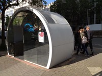 「オトリブ」の無人登録ステーション。2012年5月時点では、まだきれいだったが、その後は荒れていった。