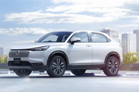 日本で安定した人気を保っているコンパクトSUV「ヴェゼル」。同車のほかにも、販売台数ナンバーワンの「N-BOX」や、国産ミニバンで唯一の爽やか系「ステップワゴン」なども健在なのだから、一部の取り組みのつまずきをして「ホンダデザインはおしまいだ!」というのは、どうかと思う。