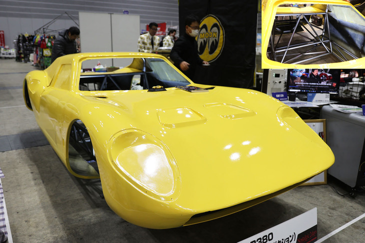 ノーチラススポーツカーズが展示していた「プリンスR380」のレプリカボディー。10年以上前にノーチラスではアルミたたき出しでやはりR380のレプリカをつくっていたが、これはFRP製。鋼管スペースフレーム(写真右上)は「1965年の速度記録仕様か翌1966年の日本GP仕様なのか詳細は不明だが、残されているホンモノの図面を見てつくった」とのこと。