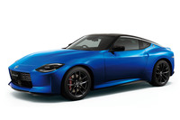 「バージョンS」は6段MTのみの設定。19インチタイヤやLSDといった走り系のアイテムを標準装備する。