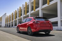 スバルが新型「インプレッサ」を世界初公開 2023年春以降にグローバル展開の画像