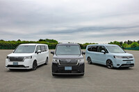 グレードは(写真向かって右から)「エアー」「スパーダ」「スパーダ プレミアムライン」の3種類。すべてのグレードが、ガソリン車とハイブリッド車「e:HEV」の両方に設定されている。(写真:荒川正幸)