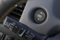 メーターパネルの左下にレイアウトされるドライブモードセレクター。モードは「NORMAL」「SPORT」「ECON」の3種類。