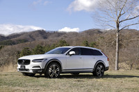 ボルボV90クロスカントリー