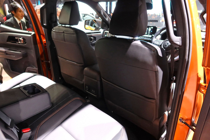 三菱トライトン