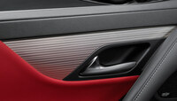 トヨタがレクサスの最上級SUV「LX」を一部改良 新グレード“Fスポーツ”を設定の画像