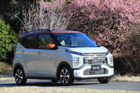 「eKクロス」は、かつて存在した「eKアクティブ」に通じるSUVテイストのデザインが特徴。