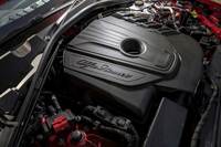 排気量2142ccのディーゼルターボエンジン。「ジュリア」に搭載されるものは、SUV「ステルヴィオ」用よりも20psと20Nm控えめな、最高出力190ps、最大トルク450Nmを発生する。