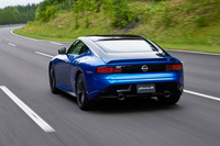 今のところ、日本国内での新規受注が停止されている「フェアレディZ」。すでにマイナーチェンジまでの生産分が受注で埋まってしまったという、恐ろしいうわさもあるが……。今は事態の好転に期待し、続報を待つしかない。